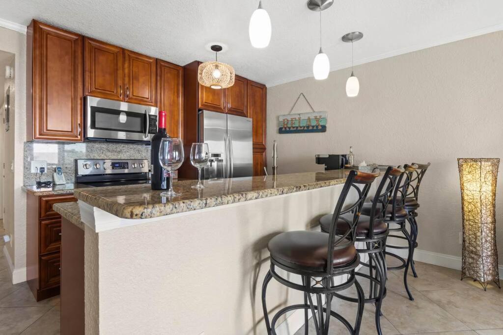 409-waterfront View, Wifi, Pool, Close To Bucs Stadium * Tampa