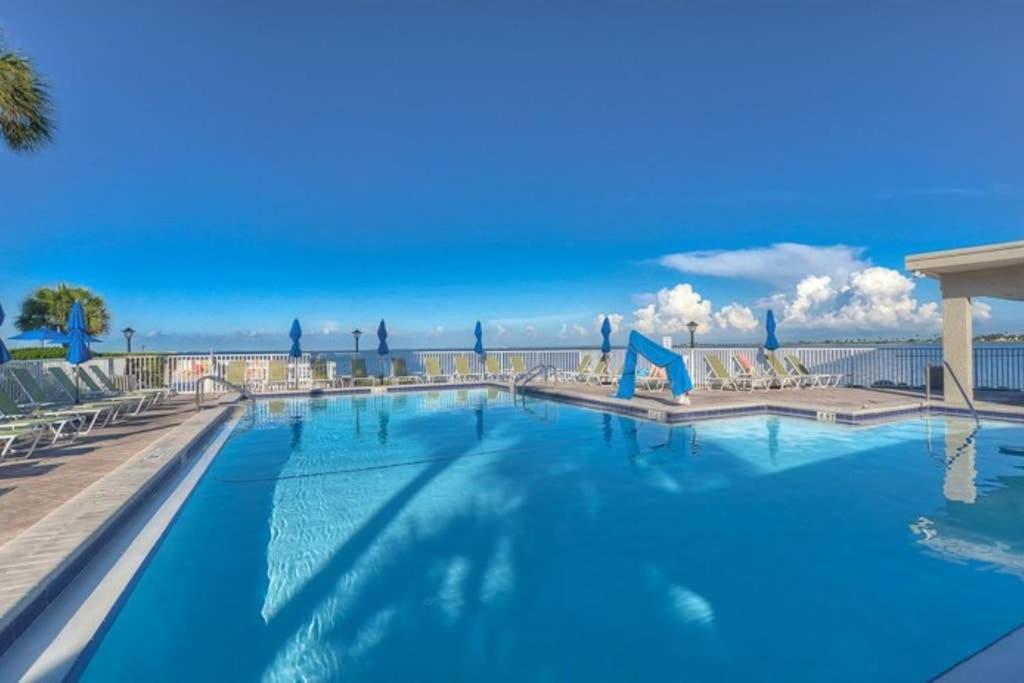 409-waterfront View, Wifi, Pool, Close To Bucs Stadium * Tampa