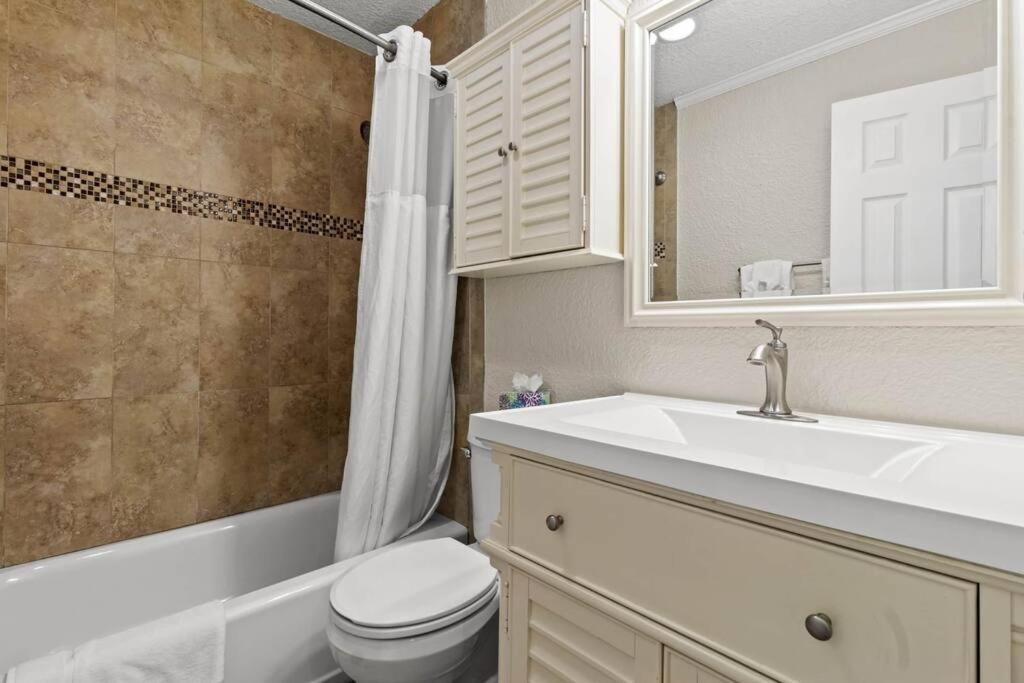 409-waterfront View, Wifi, Pool, Close To Bucs Stadium Apartment *