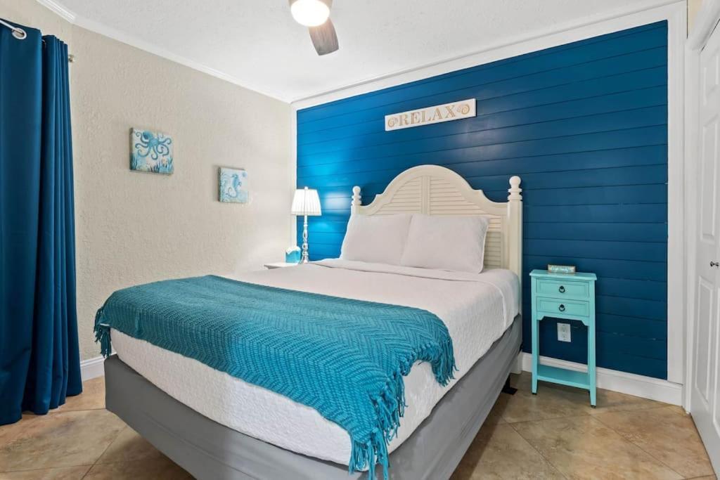 409-waterfront View, Wifi, Pool, Close To Bucs Stadium Apartment *