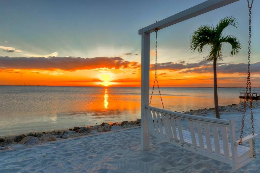 409-waterfront View, Wifi, Pool, Close To Bucs Stadium Apartment Tampa