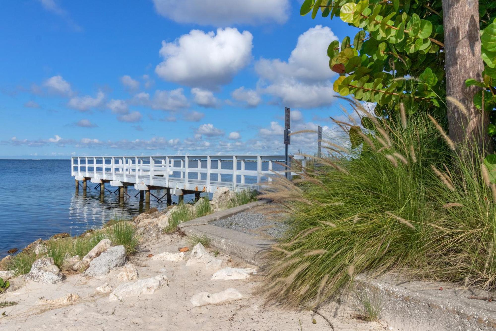 409-waterfront View, Wifi, Pool, Close To Bucs Stadium * Tampa